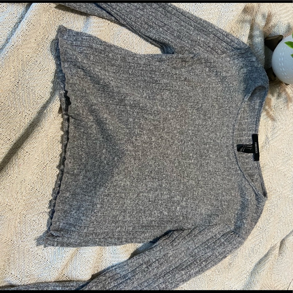 Super cute forever 21 cropped sweater